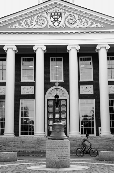 還在糾結(jié)選哪個學(xué)校? 美國最有價值大學(xué)出爐